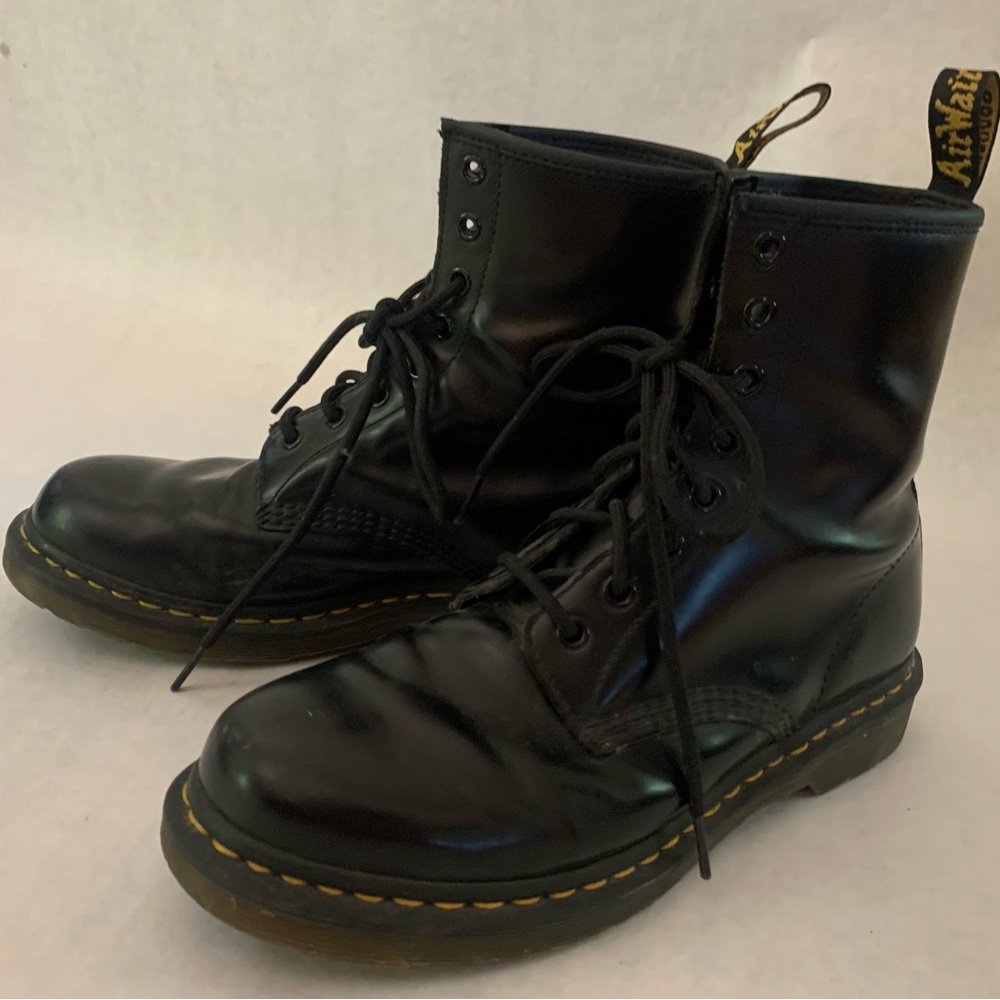 1460 WOMEN'S SMOOTH LEATHER LACE UP BOOTS IN BLACK- US 9